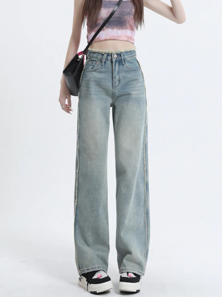 Baggy jeans women, also known as boyfriend jeans, relaxed-fit jeans, or baggy jeans, are a versatile and comfortable clothing item that can be styled for various occasions.