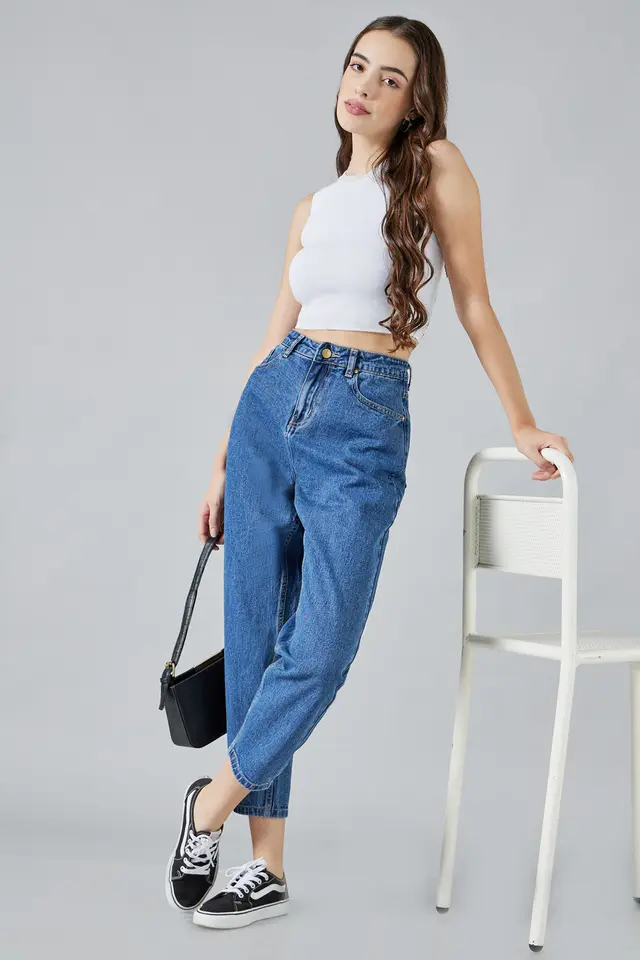 Loose fit jeans, often referred to as loose, baggy or wide-leg jeans, have made a significant comeback in recent fashion trends.