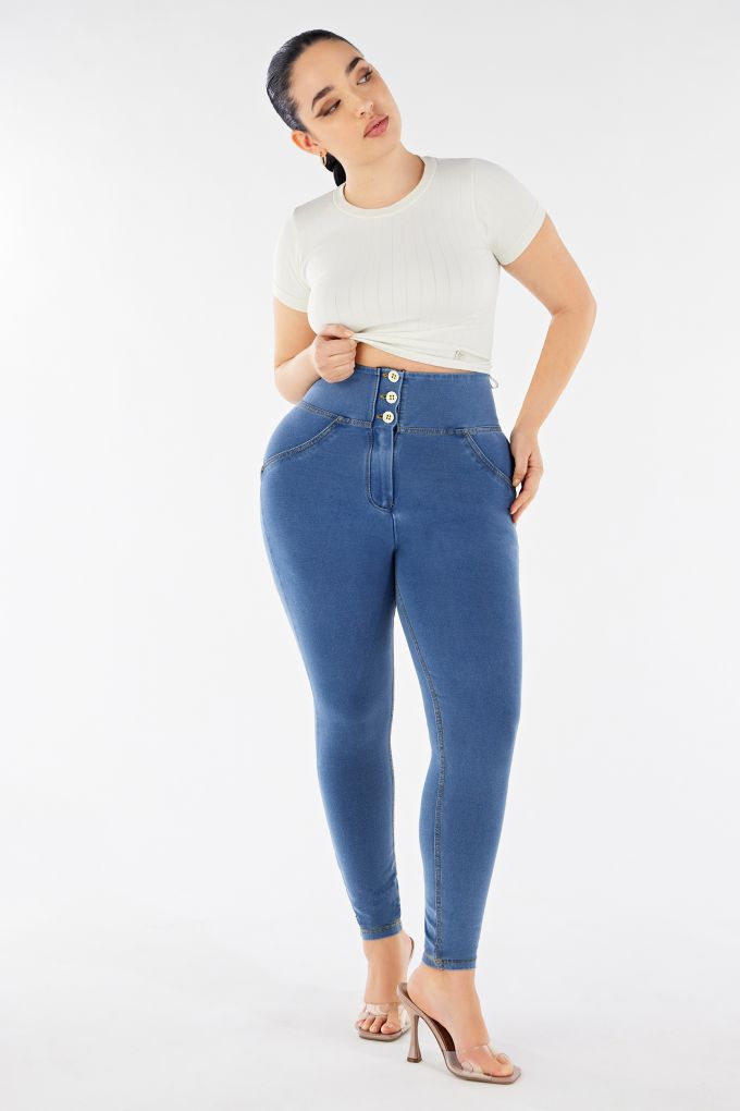 High waisted curvy jeans have become a wardrobe staple for many women due to their versatile styling capabilities and the numerous advantages they offer.