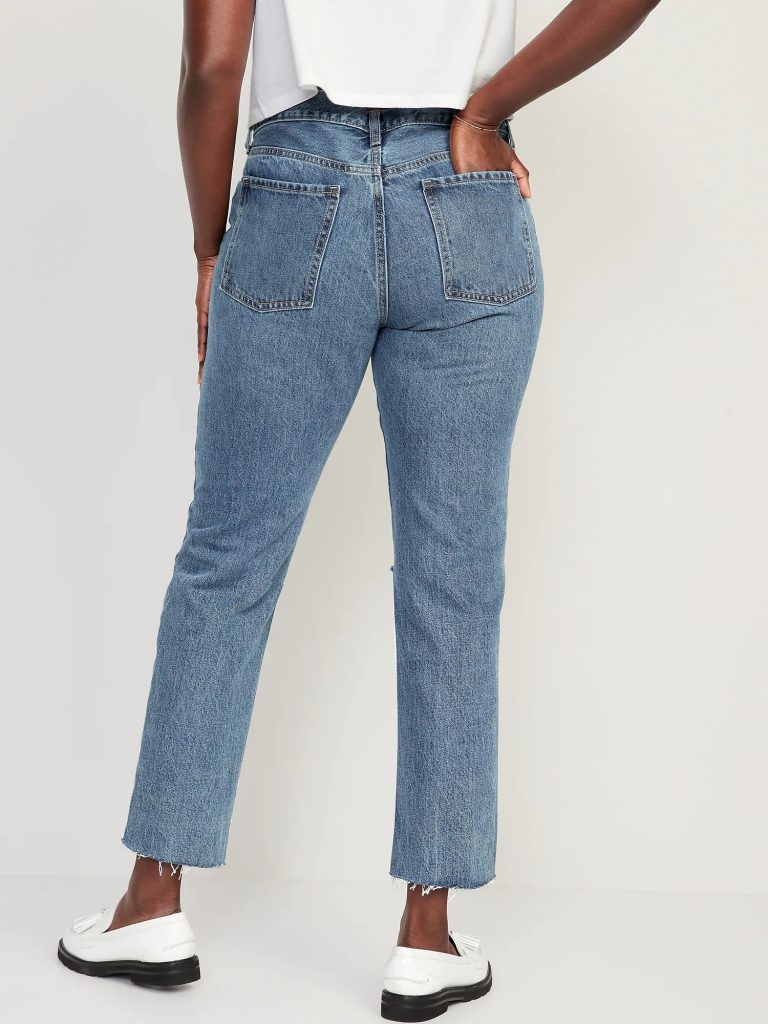 Women's cropped jeans, when it comes to styling women's cropped jeans, there are numerous outfit possibilities that