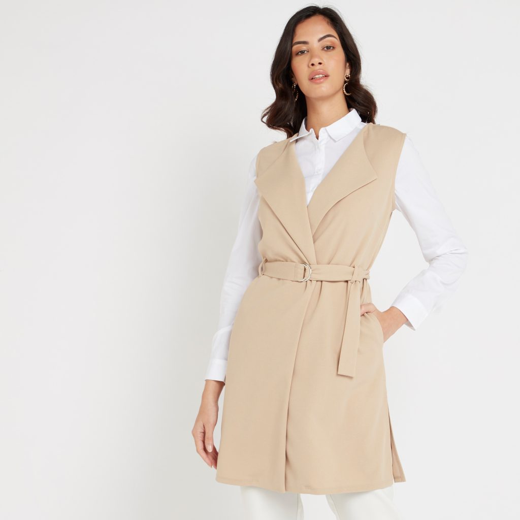 Sleeveless trench coat