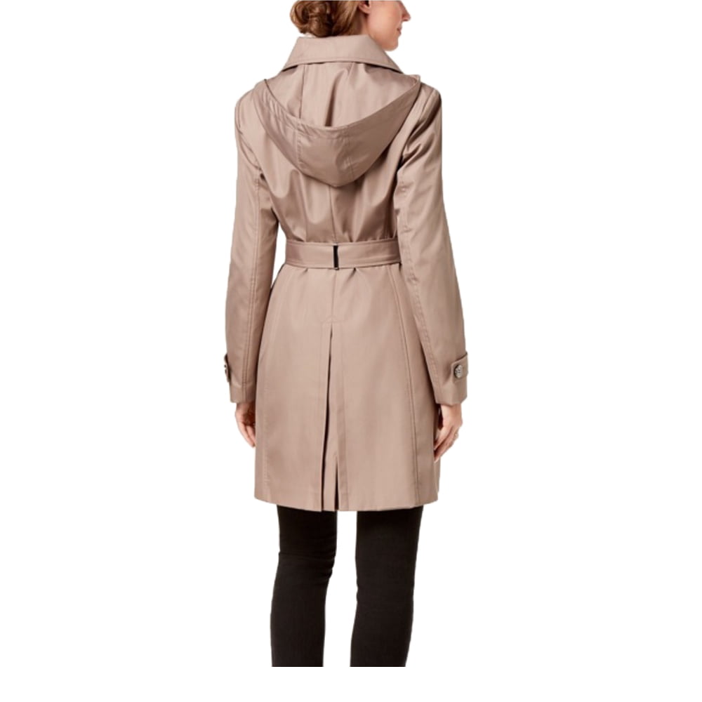 Water resistant trench coat